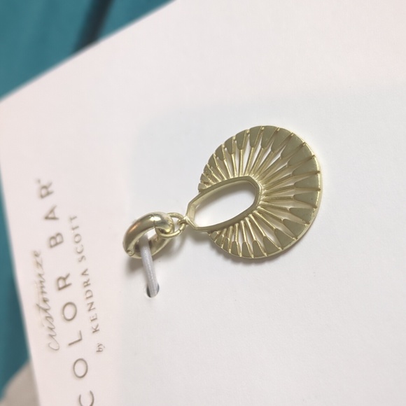 NWT Kendra Scott Sunburst Didi Gold Charm - Picture 2 of 6